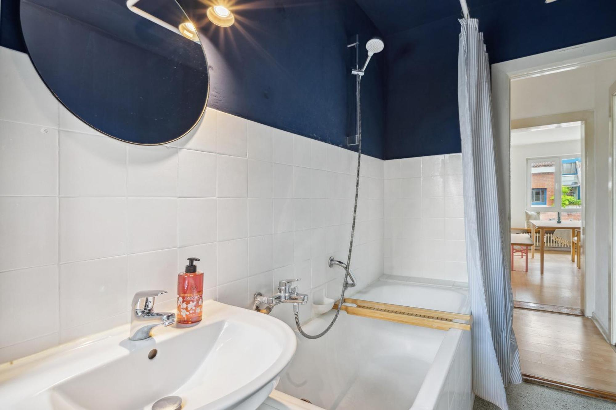 Zentrale Wohnung 3 Zimmer 24H Check In Kiel Bagian luar foto
